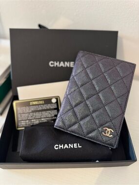 BRAND NEW Authentic CHANEL 19S Iridescent Black caviar passport Holder RARE!!!!!